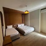 Behram Lejlighed Korce